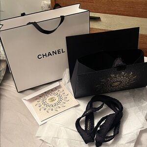 Chanel Giftwrap set